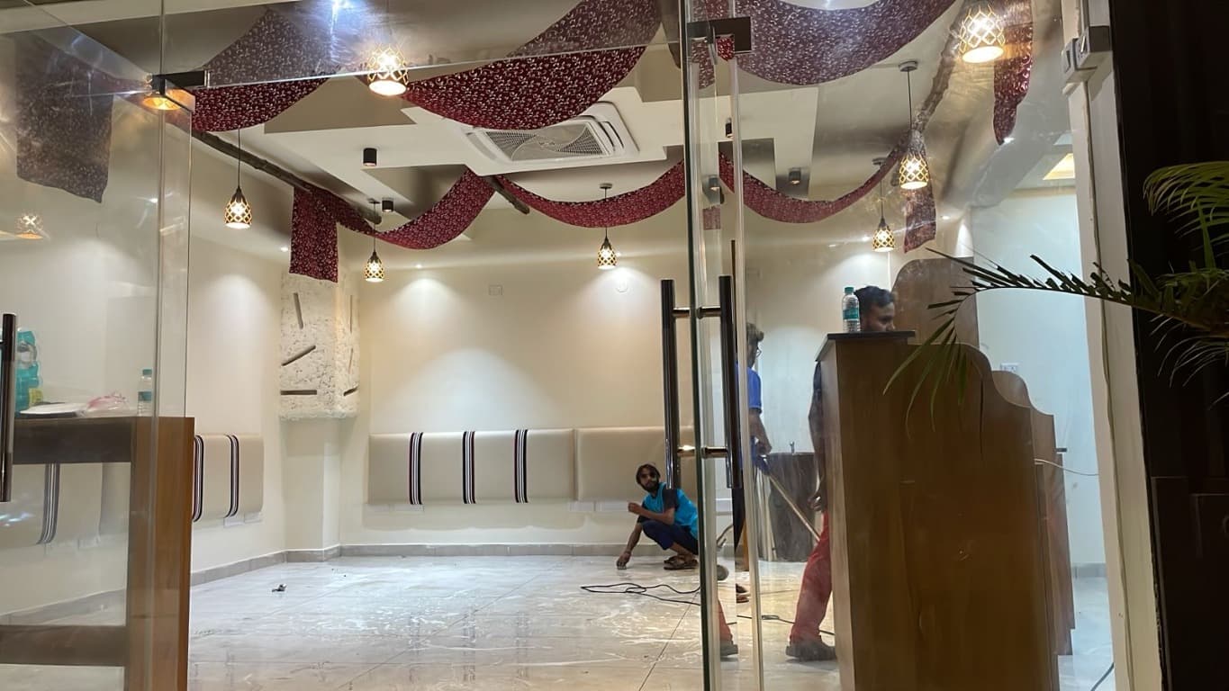 Cafe Iranica gallery 13